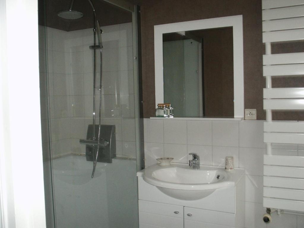 Crux-la-Ville Chambres D'Hotes - Domaine Des Perrieres חדר תמונה